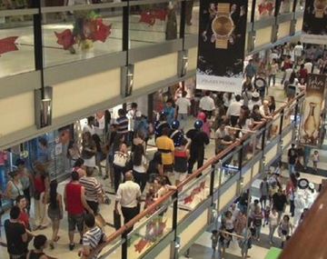 {altText(,#NocheShopping: grandes descuentos hasta la madrugada)}