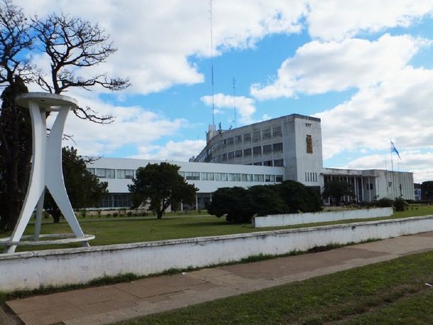 Universidad Arturo Jauretche: denunciaron a una profesora de ballet por abusar de un menor