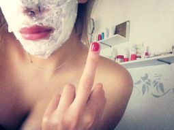 Charlotte Caniggia respondió con una foto a las acusaciones de haber hecho brujerías