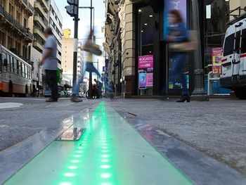 Ya funcionan los primeros semáforos de piso del país&nbsp;