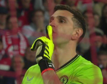 El picante posteo de Dibu tras su heroica actuación en Francia