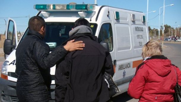 Salió de la cárcel, recibió una golpiza y chocó la ambulancia que lo trasladaba