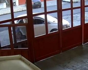 Impactante momento: bomberos le salvaron la vida a nena de 3 años que se había ahogado