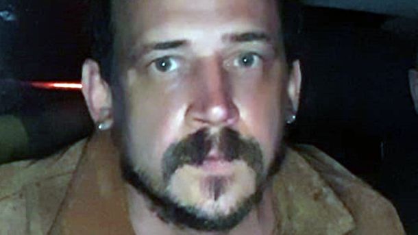 Sebastián Kiczka tras ser detenido por la policía. Sebastián Kiczka tras ser detenido por la policía.