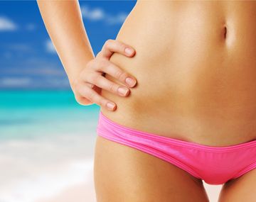 Mallas estilo surfero para ellos y disimular panzas para ellas