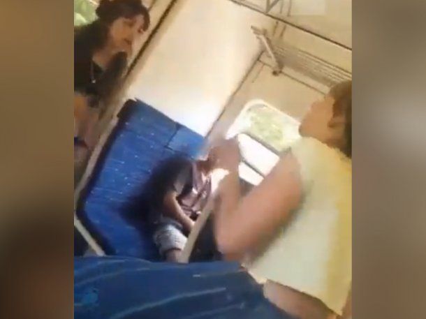 Violenta pelea de dos mujeres en un tren: Yo por mi macho no peleo, lo hago por mí
