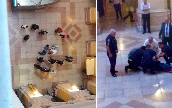 El hombre esá siendo asistido en el lugar