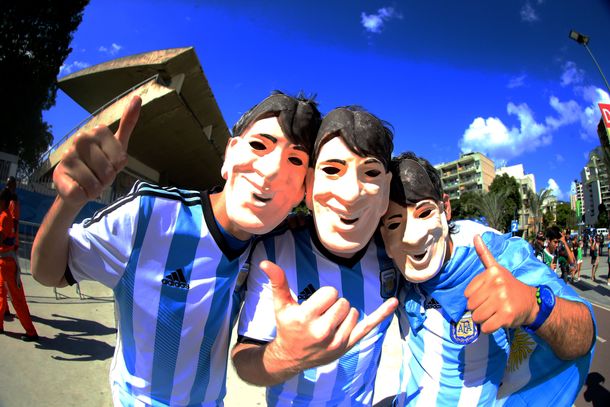 El color de la final: Argentina copó el Maracaná y lo tiñó de celeste y blanco