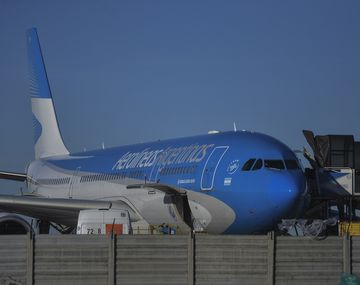Vuelo de Aerol&iacute;neas Argentinas proveniente de China. Foto: T&eacute;lam