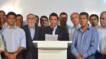 capriles se perfila como el candidato de la oposicion capriles se perfila como el candidato de la oposicion