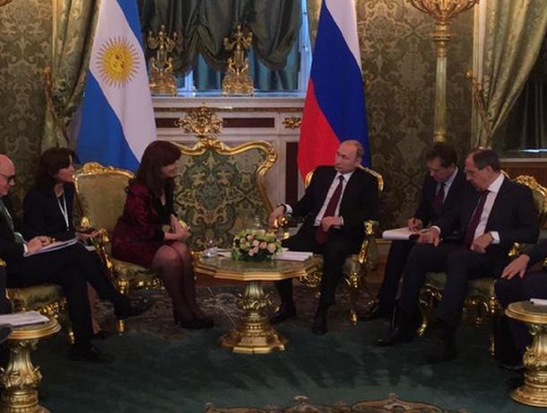 Cristina Kirchner ya se encuentra reunida en Moscú con el presidente Putin