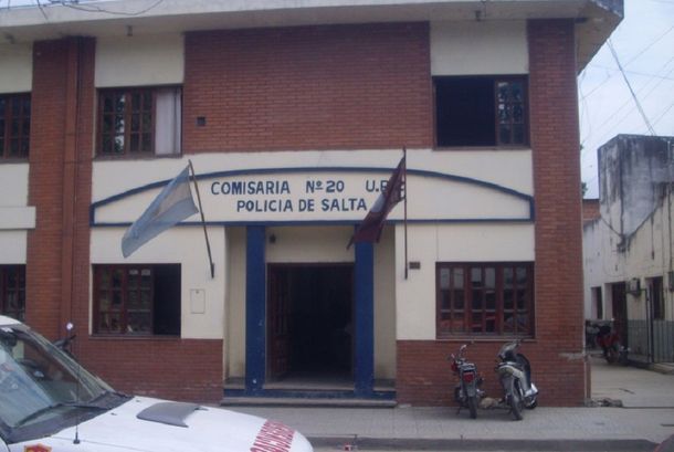 Estaba preso, pero como en su casa: tenía la llave de la celda, celular y wifi