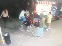 Brutal agresión a un hombre a la salida de un boliche
