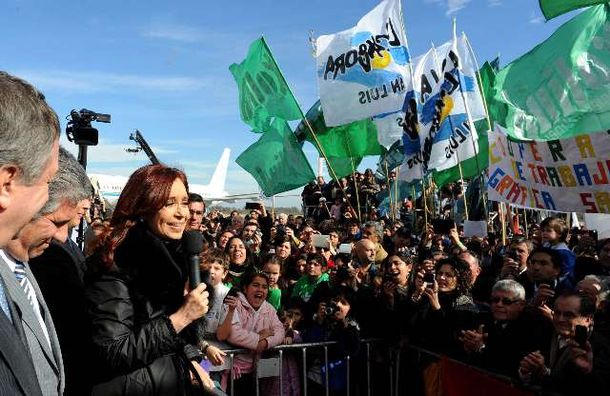 Por primera vez como presidente, CFK visitó San Luis