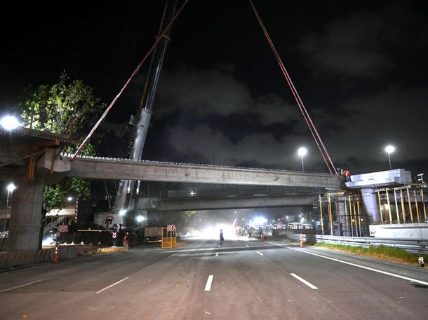Impresionante despliegue para ampliar el Puente Labruna sobre Avenida Cantilo