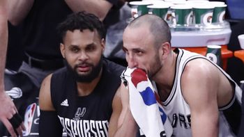 Emanuel Ginóbili conmovido por la ovación Emanuel Ginóbili conmovido por la ovación