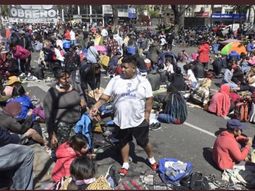 El acampe piquetero de la 9 de Julio seguirá este miércoles