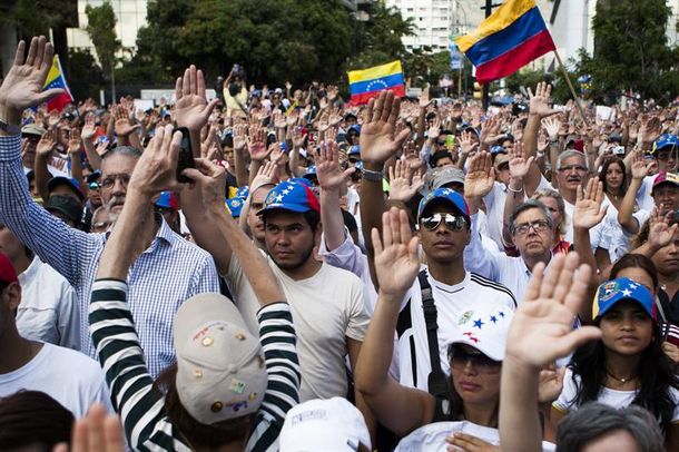 Miles de opositores y estudiantes volvieron a las calles de Caracas para protestar