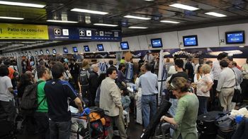 aerolineas argentinas transporto al pasajero numero 10 millones de este 2015 aerolineas argentinas transporto al pasajero numero 10 millones de este 2015