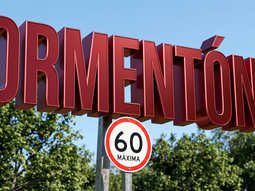 Llega el tormentón de todos los tiempos con ráfagas que superan la velocidad máxima de un auto en una avenida Llega el tormentón de todos los tiempos con ráfagas que superan la velocidad máxima de un auto en una avenida