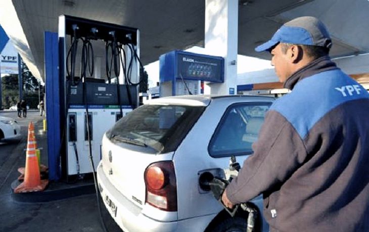 El Gobierno anunció la baja en el precio de los combustibles