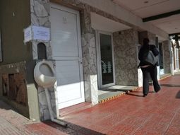 puso mingitorio en la vereda puso mingitorio en la vereda