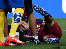 alarma en la seleccion: messi salio lesionado a los 10 minutos alarma en la seleccion: messi salio lesionado a los 10 minutos