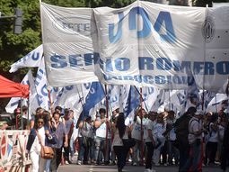 Llegan las columnas sindicales al centro porteño
