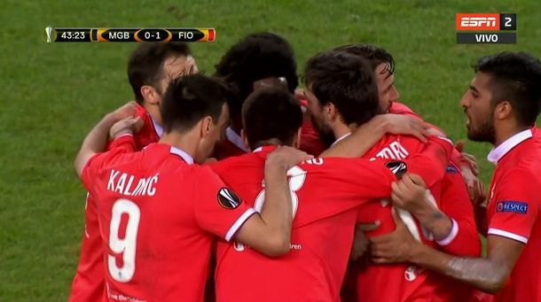 La celebración de la Fiorentina tras el tiro libre de Bernardeschi