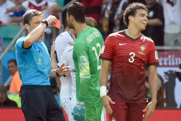 Al estilo Zidane, Pepe se hizo expulsar tontamente