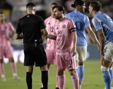 La bronca de Messi con el árbitro tras el 2-2 de Inter Miami