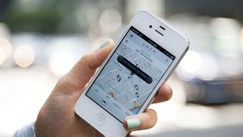 Apple amenaza con retirar Uber de su tienda de aplicaciones Apple amenaza con retirar Uber de su tienda de aplicaciones