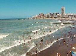 Con la ola de calor sube la temperatura del mar: cuál es la ciudad de la costa con el agua más caliente