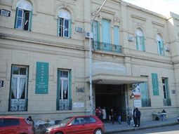 Asesinó de un balazo a su mujer cuando cuidaba a los hijos de una vecina Asesinó de un balazo a su mujer cuando cuidaba a los hijos de una vecina