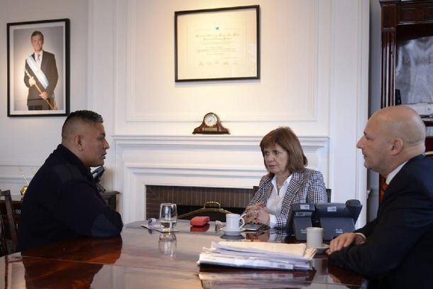 Bullrich recibió a Chocobar que espera el inicio de su juicio por homicidio agravado