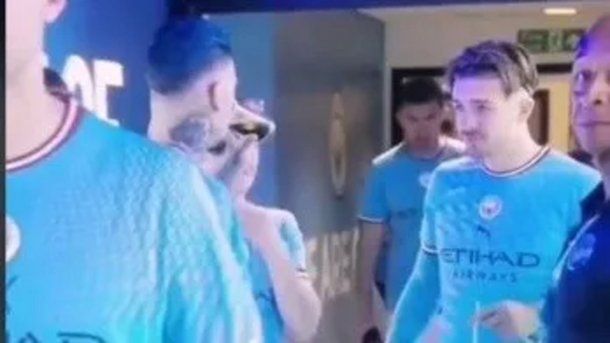 Julián Álvarez les hizo probar fernet a los jugadores del Manchester City: las divertidas reacciones