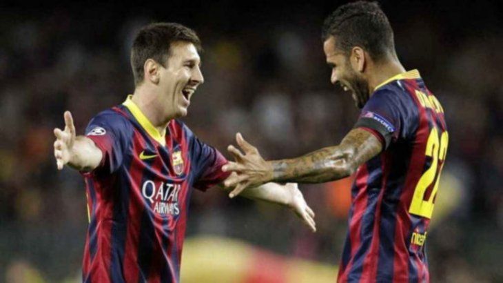 La dedicatoria Dani Alves a Lionel Messi: Puedes superarme cuando quieras