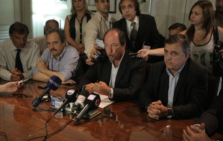 Sanz mandó un mensaje a la UCR: Prefiero ir con el PRO