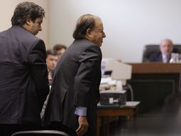 carlos menem debera dar explicaciones a la justicia por los sobresueldos carlos menem debera dar explicaciones a la justicia por los sobresueldos