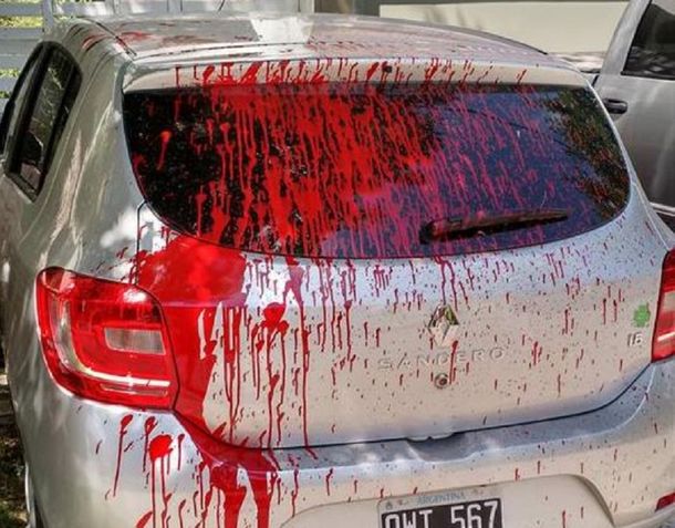 Una mujer denunció que su ex le arruinó el auto y le creó un Facebook trucho