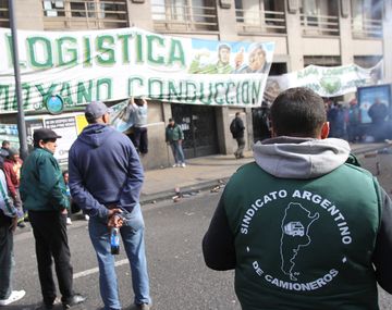 Camioneros amenaza con un paro