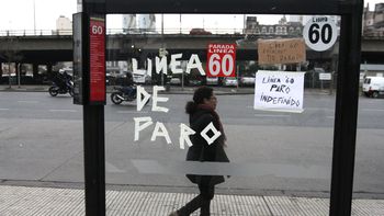 los choferes de la linea 60 realizan un paro por tiempo indeterminado los choferes de la linea 60 realizan un paro por tiempo indeterminado