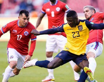 La FIFA investigará la denuncia contra Ecuador y Chile se ilusiona con ir al Mundial