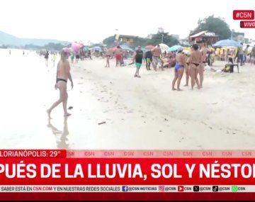 Volvió el sol a las playas de Brasil y festejan los turistas