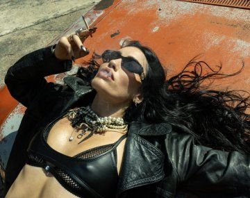 Lali Espósito estrenó No Vayas a Atender Cuando el Demonio Llama