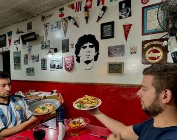 Este restaurante fusiona dos pasiones argentas: el fútbol y la comida. 