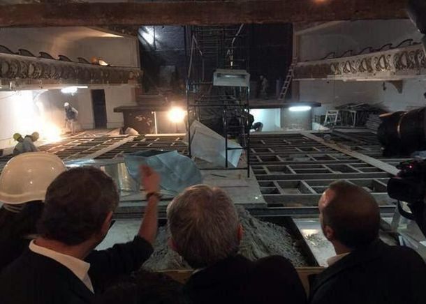 Dos heridos al caer una columna de un teatro en restauración en Avellaneda