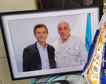 Una foto de Mauricio Macri con Roberto Fernández estaba en el despacho del titular de UTA