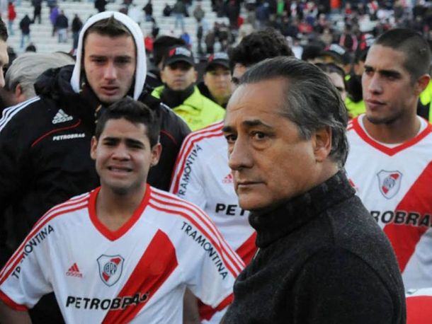 ¿Adrede? Pusieron River con B
