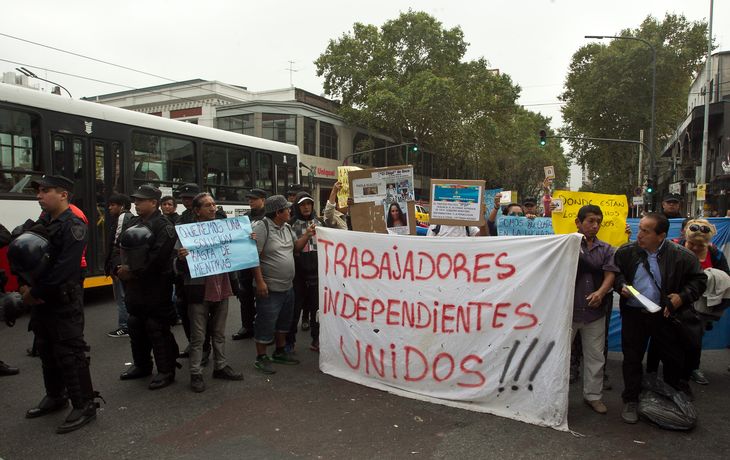 Los manteros volvieron a manifestarse en Once